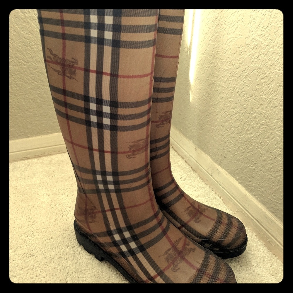 Burberry long rain boots EU 39 fits US 7.5